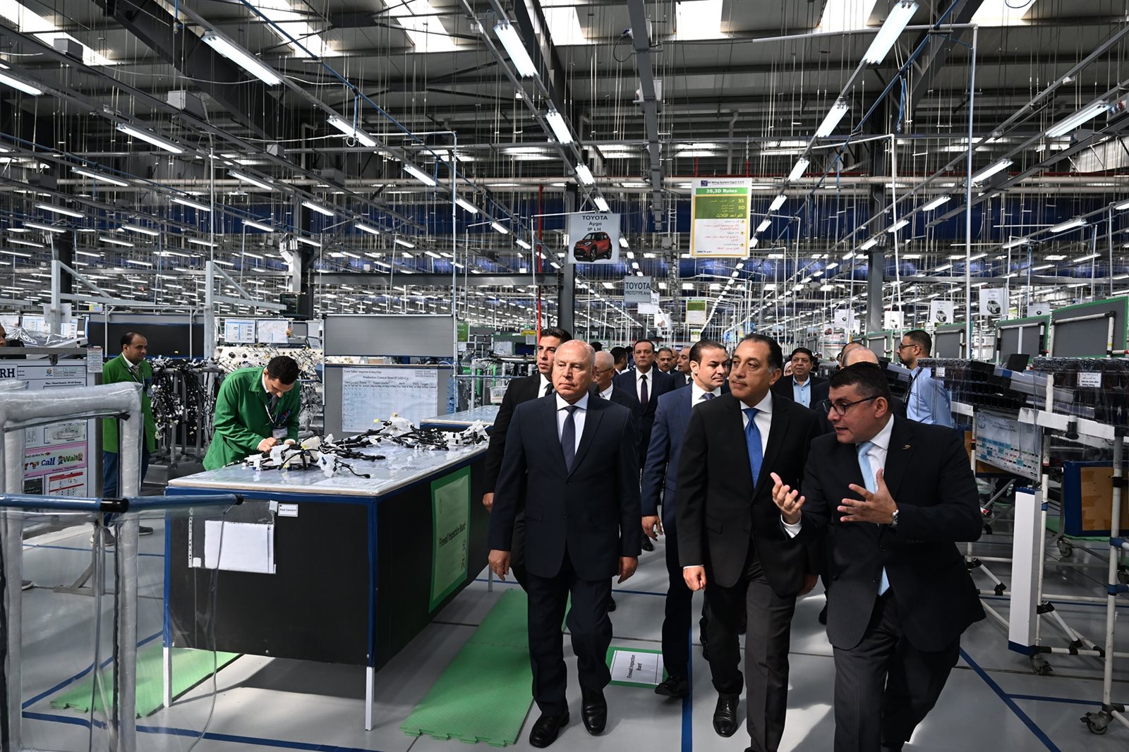 مدبولي يتفقد مصنع سوميتومو الجديد لإنتاج الضفائر الكهربائية للسيارات بالعاشر من رمضان