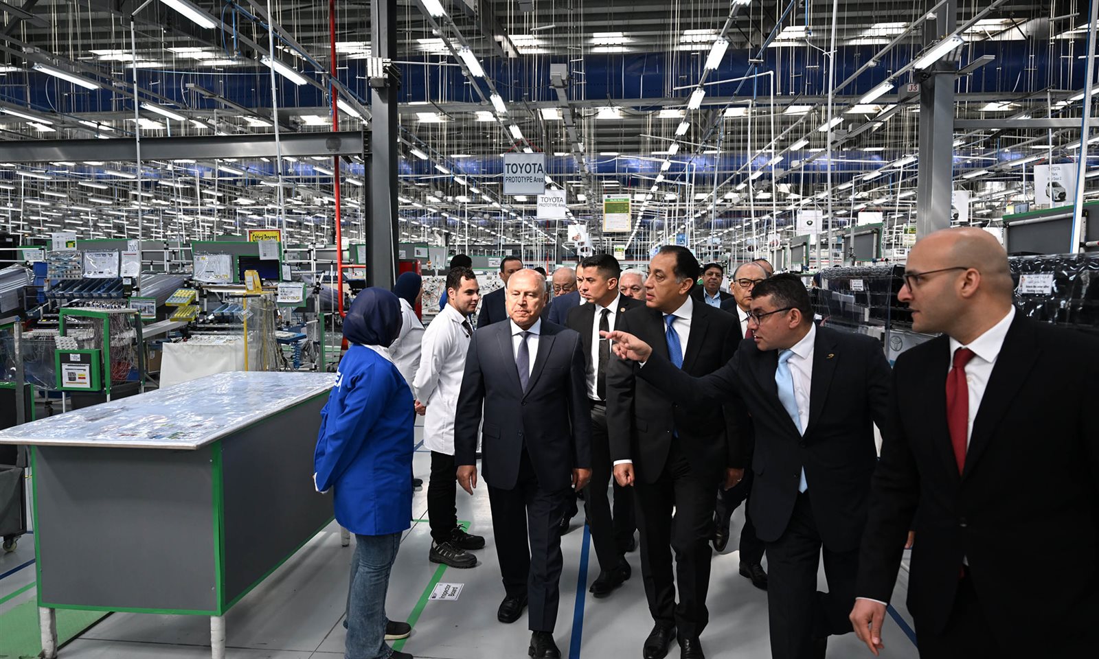 مدبولي يتفقد مصنع سوميتومو الجديد لإنتاج الضفائر الكهربائية