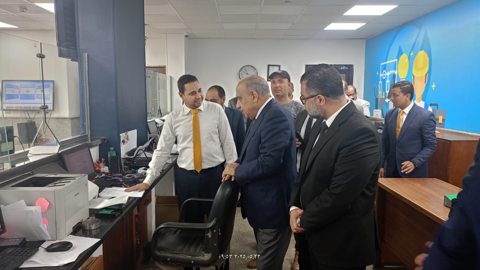 وزير الكهرباء والطاقة المتجددة