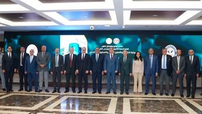 بشرى للمصريين العاملين بالخارج.. 100 ألف جنيه تعويض عند الفصل التعسفي