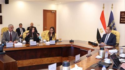 وزير الاتصالات يستعرض خطط زيادة صادرات التعهيد إلى 8 مليارات دولار بحلول 2028
