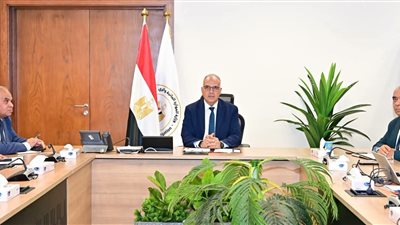 وزير الري يوجه بتكامل مبادرات ندرة المياه لدعم الإدارة الرشيدة للموارد المائية