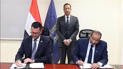 مصر تعزز مكانتها كممر عالمي للبيانات.. كابل بحري جديد بين شرم الشيخ وطابا