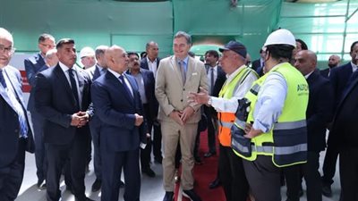 تعاون مصري فرنسي لتوطين صناعة النقل.. متابعة مستجدات الخط السادس للمترو ومجمع ألستوم ببرج العرب
