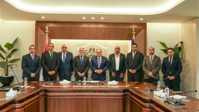 الذكاء الاصطناعي يدخل منظومة الدواء في مصر.. تفاصيل تعاون هيئة الدواء و«آي كيو فيا»