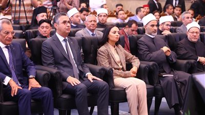 مايا مرسي وأسامة الأزهري في ختام برنامج تعزيز التعايش بين مصر والفلبين (صور)