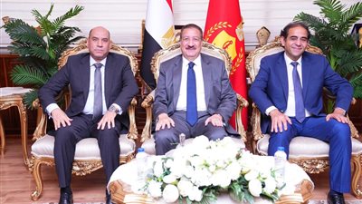 وظائف وتدريب وحماية للعمال.. تفاصيل جولة وزير العمل في بورسعيد