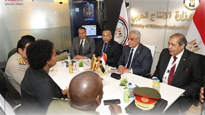 جمبلاط يبحث مع وزيرة الدفاع الأوغندية إقامة شراكات مصرية أوغندية في التصنيع الدفاعي