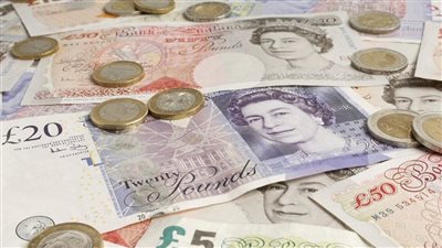 الجنيه البريطاني يقترب من تسجيل أسوأ خسارة أسبوعية مقابل الدولار منذ سبتمبر 2020