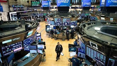 ارتفاع أسهم وول ستريت وصعود الدولار قبل إعلان قرار رفع الفائدة الفيدرالية