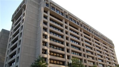 صندوق النقد الدولي يخفض توقعاته للنمو.. ويحذر من استمرار ارتفاع التضخم