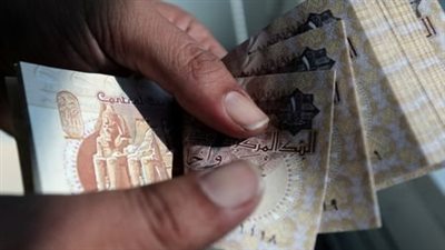 أدنى مستوى في 5 سنوات.. الجنيه يواصل التراجع أمام الدولار