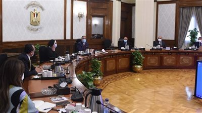 رئيس الوزراء يستعرض المشروعات الإنتاجية والصناعية المقترحة في عدة قطاعات