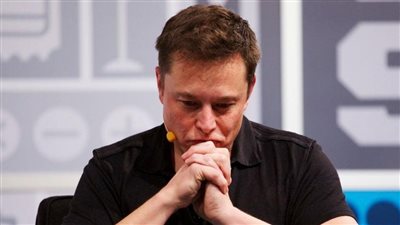 إيلون ماسك يخسر 15 مليار دولار في يوم واحد