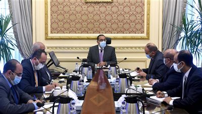 مدبولي يكلف بتوفير مليار جنيه لصرف التعويضات للمستحقين بالمحاور المرورية بالجيزة