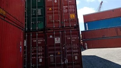 وصول أول شحنة من ماكينات الغزل والنسيج الحديثة ضمن مشروع تطوير المصانع