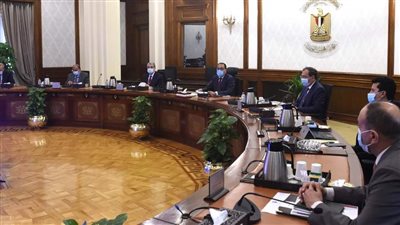 رئيس الوزراء يبحث تفعيل إجراءات ترشيد الكهرباء لاستغلال الغاز وتصديره لتوفير النقد الأجنبي