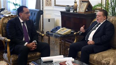 مدبولي: محافظ البنك المركزي يولي أهمية قصوى لتوفير التمويل للسلع الاستراتيجية ومستلزمات الإنتاج