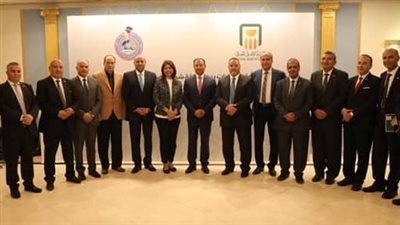 تعاون بين البنك الأهلي المصري والمالية وتعليم المنيا لميكنة صرف مستحقات العاملين