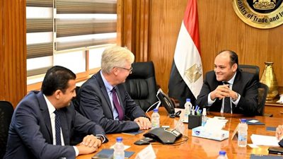 وزير الصناعة: فرص واعدة للتعاون بين مصر وألمانيا في مجالات الطاقة الجديدة والمتجددة وإنتاج الهيدروجين