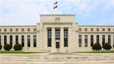 الفيدرالي الأمريكي: إبطاء وتيرة رفع الفائدة في المرات المقبلة