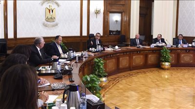 مدبولي يوجه بتشكيل مجموعة من الوزراء والبنك المركزي لزيادة الصادرات إلى إفريقيا