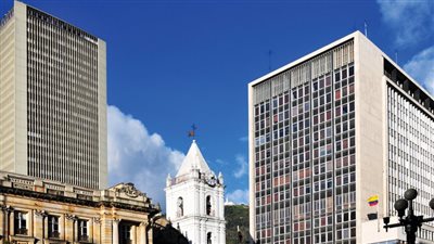 البنك المركزي الكولومبي يقترب من رفع قياسي لسعر الفائدة