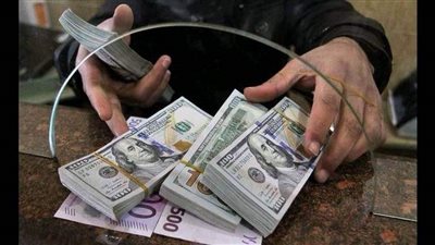 جي بي مورجان:  الدولار سيهبط أمام الجنيه خلال أيام