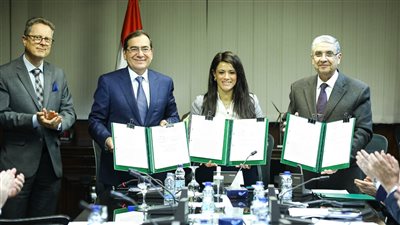  مصر توقع إعلاني نوايا مع ألمانيا للتعاون في مجال الهيدروجين الأخضر والغاز الطبيعي المُسال