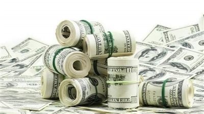 لماذا يتم تداول العملات مقابل الدولار؟