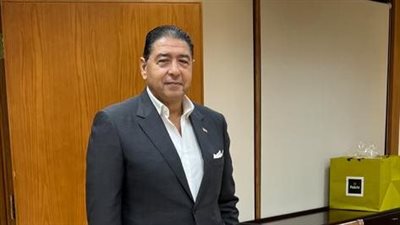 هشام عزالعرب : تثبيت سعر الصرف وقت خروج 