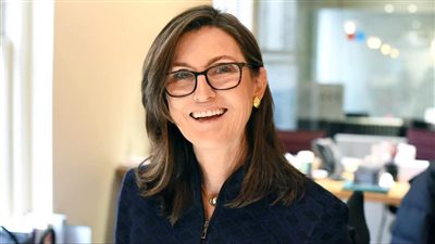 بعد إنهيار السهم 40%..كاثي وود تتخلص من كل حيازتها تقريباً من Silvergate