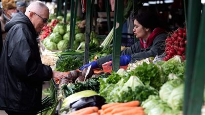 تراجع أسعار المواد الغذائية 20 % خلال 12 شهرا