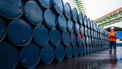 أسعار النفط تلتقط أنفاسها بعد أيام من الخسائر