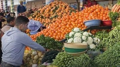 5 جنيهات لليوسفي و150 للعنب.. أسعار الفاكهة الشتوية في سوق العبور اليوم