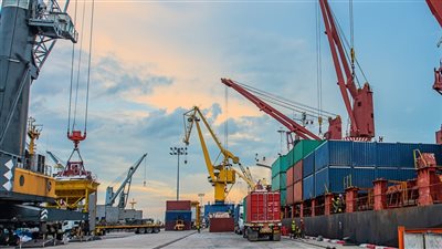 شريان التجارة العالمية.. كيف تحولت مصر إلى مركز لوجستي عالمي في النقل واللوجستيات؟