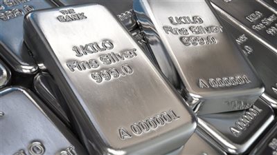 أسعار الفضة تواصل الصعود مع تراجع الدولار ومخاوف الحرب التجارية