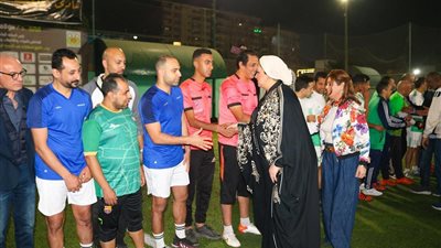 تكريم فريق البنك الزراعي المصري لمشاركته المتميزة بدورة نقابة البنوك الرمضانية (صور)