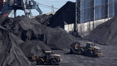 زيادة جديدة في العملة الصعبة.. مصر تصدر أول شحنة فحم بترولي بعد توقف عامين 