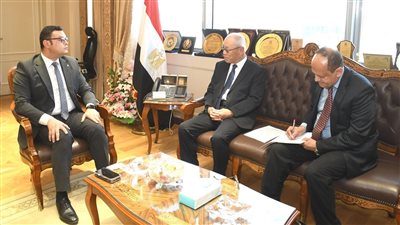 وزير الإسكان يستقبل السفير الياباني بالقاهرة لبحث سبل تعزيز التعاون المشترك بين البلدين