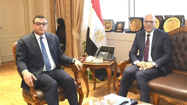 وزيرا الإسكان والعمل