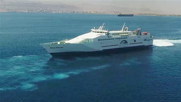 الرحلات البحرية بين