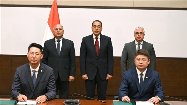 رئيس الوزراء يشهد