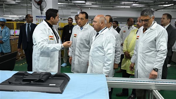 مدبولي يتفقد مصنع