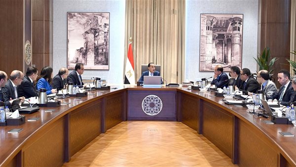 رئيس الوزراء يتابع