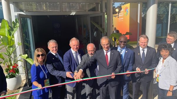 وزير الاتصالات 