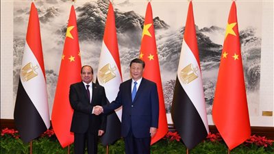 من قناة السويس إلى العاصمة الإدارية.. استثمارات صينية بالمليارات تغزو السوق المصرية