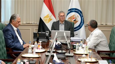 وزير البترول: تشكيل لجنة متخصصة للتحقيق الفوري في ملابسات حادث البارج البحري 