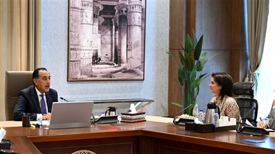 رئيس الوزراء يلتقي المدير الإقليمي لمنظمة الصحة العالمية لإقليم الشرق الأوسط