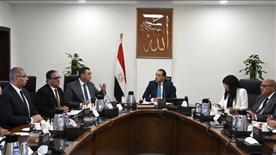 رئيس الوزراء يتابع موقف تسليم الوحدات السكنية للموظفين المنتقلين للعمل بالعاصمة الإدارية الجديدة